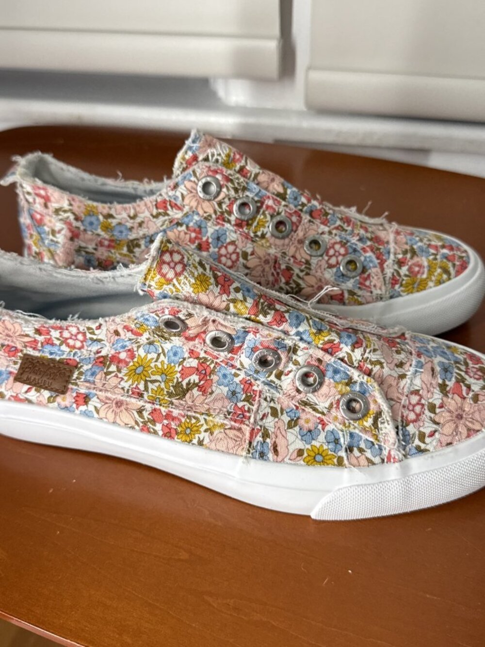 Blowfish Malibu Women's Play Sneaker Flower Print Size 7 New With Out Box